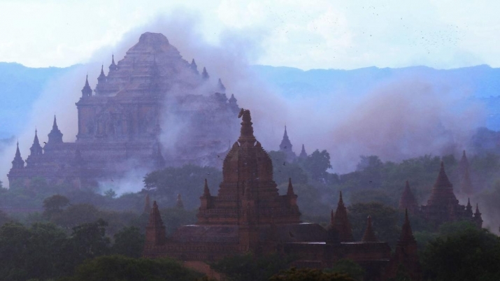 The ancient Dhammayangyi Temple is shrouded in dust as the 6.8-magnitude earthquake hits Bagan on 24 August. From orlandosentinal.com