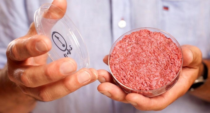 Researchers from Maastricht University in the Netherlands unveiled the world's first burger made from lab-grown beef in 2013. From munchies.vice.com