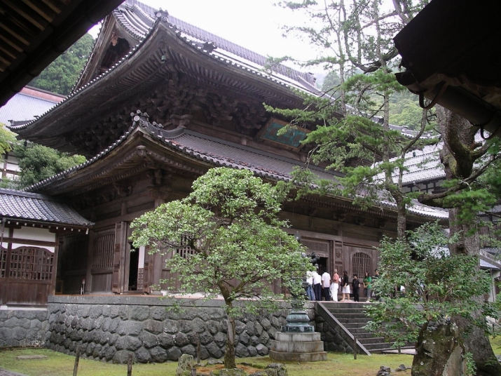 The Dharma hall at Eihei-ji, a temple founded by Dogen and one of the two headquarter temples of Soto Zen. Image courtesy of the author