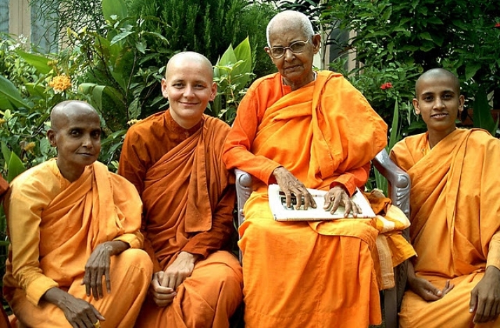 Ven. Bhikkhuni Visuddhi from the Czech Republic with an elder bhikkhuni teacher and sangha members in Sri Lanka. Image courtesy of Karuna Sevena