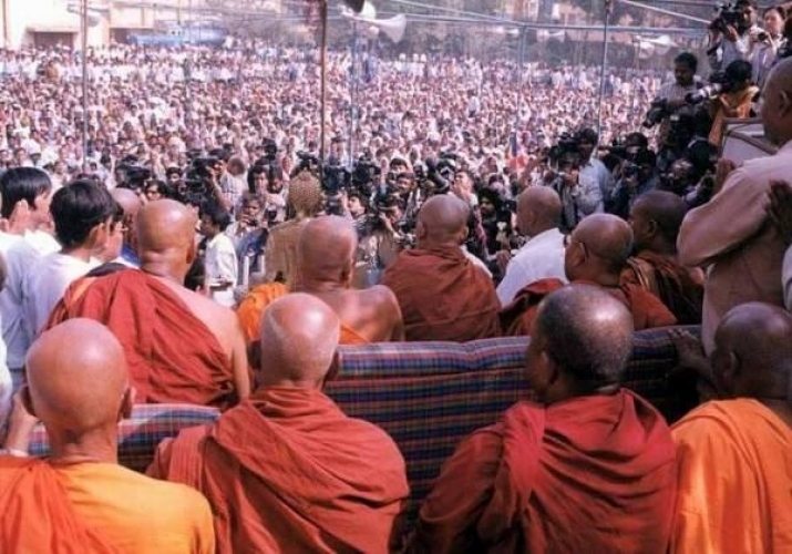 Dalits in Gujarat converting to Buddhism. Photo from thewire.in