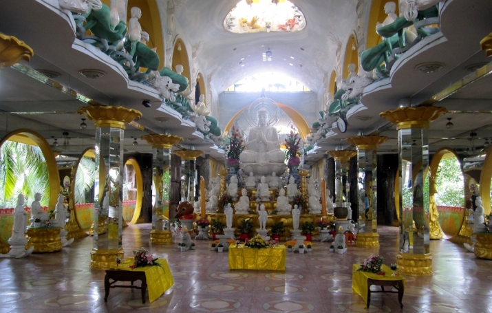 The main shrine hall at Ky Quang Pagoda II is an eclectic mix of Buddhism, Toaism, and Vietnamese customs. Image courtesy of the author
