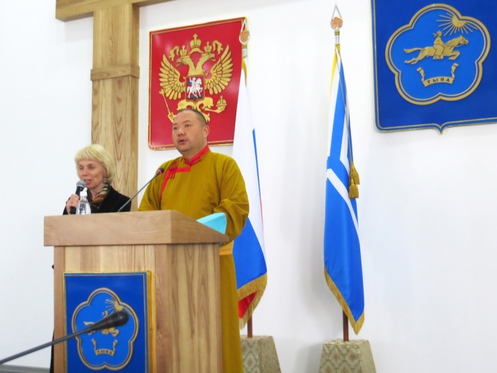 Telo Tulku Rinpoche, shadjin lama of the Kalmyk Republic, and Julia Jironkina, director of the Save Tibet Foundation