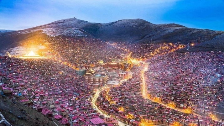 The state authorities have ordered the sprawling Larung Gar Buddhist Academy to reduce its monastic population to 5,000 monks and nuns by October 2017. From change.org