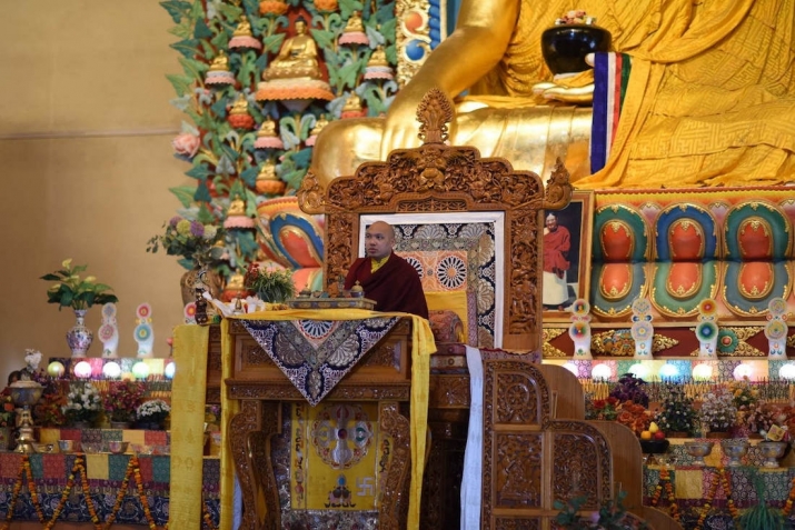 The Karmapa addresses the assembled monastics at the Dzongsar Khyentse Chökyi Lodrö Institute. From kagyuoffice.org
