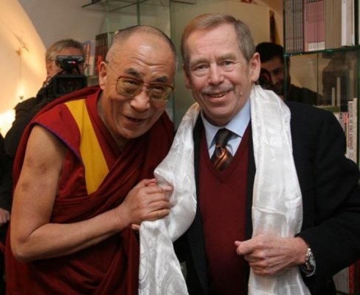 His Holiness the Dalai Lama and president Vaclav Havel meet in Prague. From czechfreepress.cz