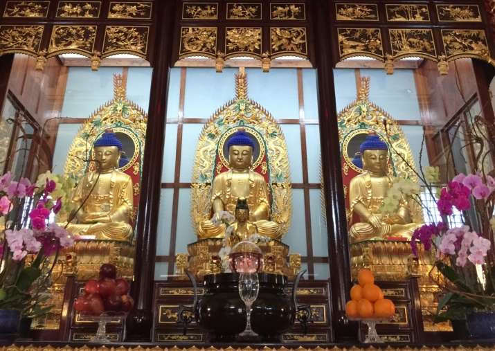 The three central Buddhas in the main hall's shrine. From Buddhistdoor Global