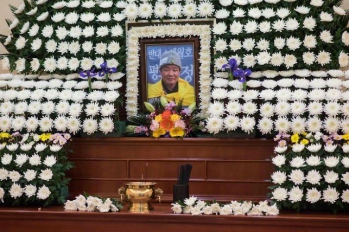 Ven. Jung-won, 64, was pronounced dead on Monday night of multiple organ failure. From bbc.com
