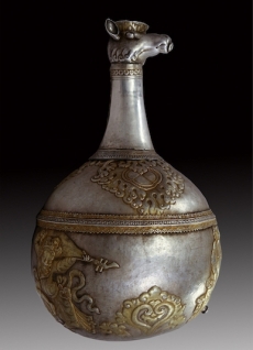 An 8th century silver flask from the Jokhang. Image courtesy of Luo Wenhua
