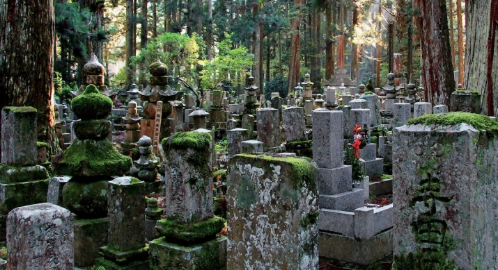 Shodai-ji’s head monastic wants to change the concept of graves in Japan, which is traditionally strictly bound by the country’s family registry system. From whenonearth.net