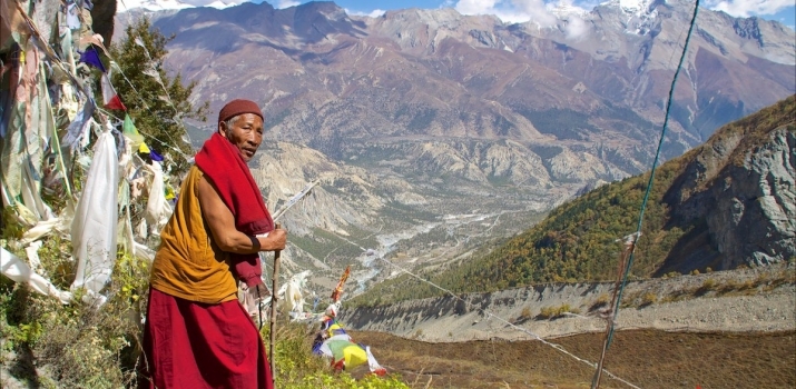 Tibetan lama named Kongma at Milarepa cave near Manang. From samulimansikka.com