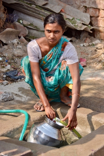 Dalit women often work hard but suffer more than most because of gender bias and caste discrimination. Image courtesy of the Bodhicitta Foundation and Marc Leow
