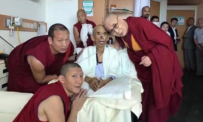His Holiness the Dalai Lama visiting the ailing Gaden Tripa in New Delhi last month.. From phayul.com