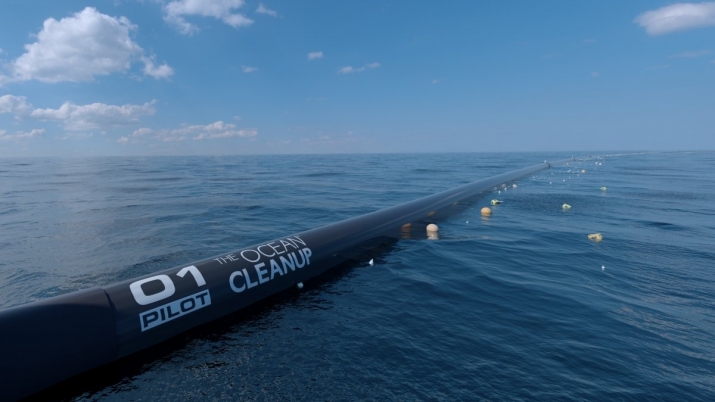 Computer rendering of The Ocean Cleanup's deployed garbage-collection system. Image by Erwin Zwart. From sciencealert.com