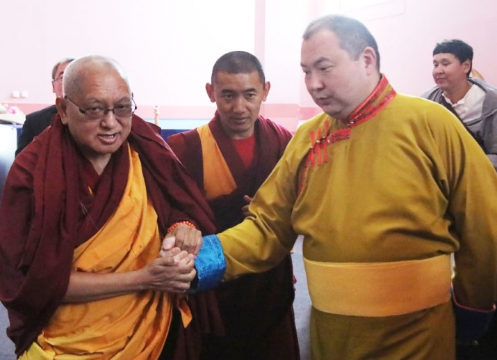 Telo Tulku Rinpoche with Lama Zopa Rinpoche at the Golden Abode of Shakyamuni Buddha. From savetibet.ru