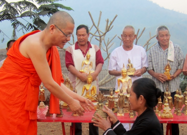 Gifting of Buddha statues for the Shan refugees, many of whom are Buddhists