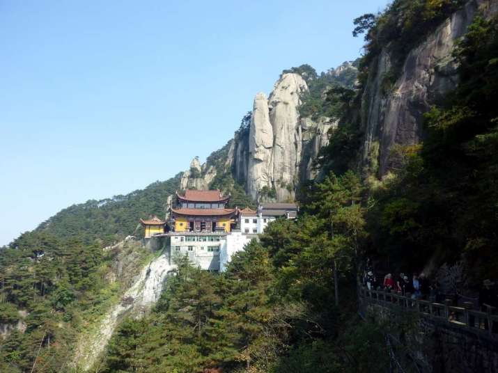 Mount Tiantai. From nichiren-etudes.net