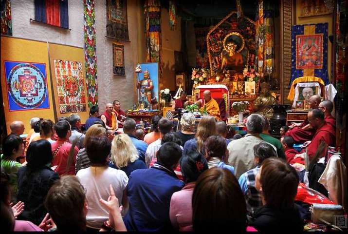 Jhado Tulku Rinpoche at Gunzechoinei Datsan in St. Petersburg. Image courtesy of Mike Iokhvin