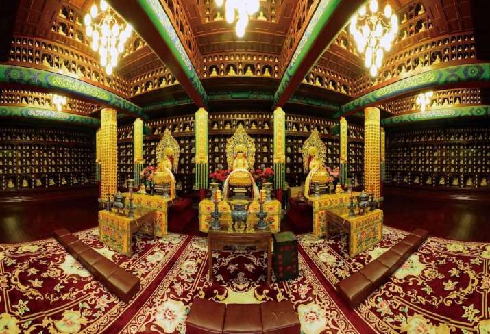 Hall of Ten Thousand Buddhas at Xuanzhong Monastery. Photo by Yang Liquan