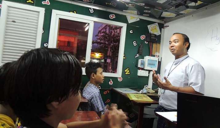 A classroom in the bus. Image courtesy of myMe