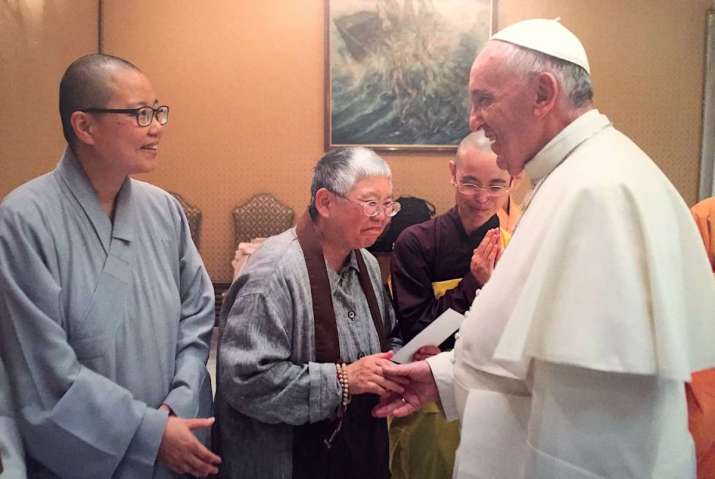 Meeting Pope Francis at the Vatican in June 2015. Image courtesy of Dharma Drum Publishing Corp