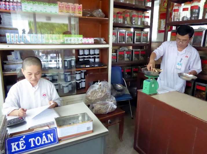 Traditional Chinese medicine is the foundation of the Tue Tinh Duong charity clinics. Image courtesy of the author