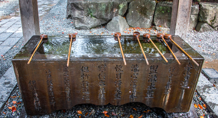 <i>Temizuya</i>: water basin to purify body, speech, and mind at Kotokuin Temple in Yokohama. From flickr.com