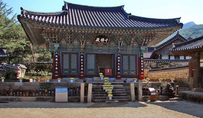 Daeheung-sa on Mount Duryun. From wikimedia.org