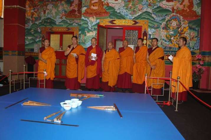 The monks from Drepung Gomang. Photo by Dorji Basaev. From khurul.ru