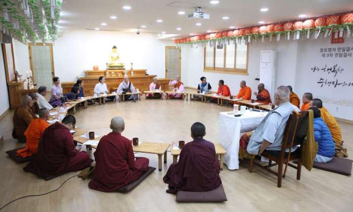 Q&A session about Jungto Society at the Jungto temple in Chungju City. Image courtesy of Jungto Society