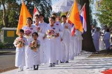 A Kathina ceremony procession at Wat Phra Dhammakaya Nederland. From facebook.com