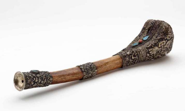 A <i>kangling</i>—a trumpet made from a human thigh bone From theguardian com