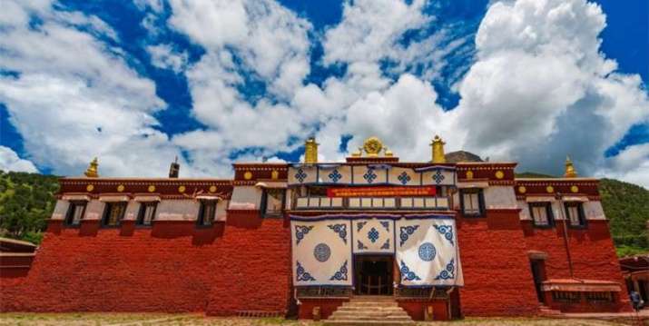The rebuilt Reting Monastery in Lhunzhub County, Lhasa. From tibettours.com