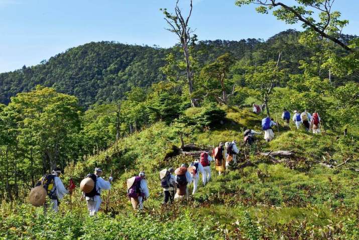 Annual pilgrimage on the Okugake trail by a Shugendo group from Yoshino. Photo by Banri Tanaka