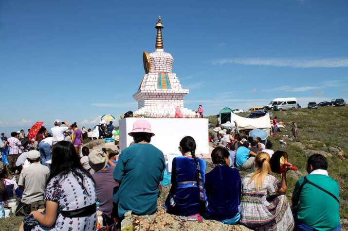 Gathering for the consecration of Lhabab Chorten. From savetibet.ru