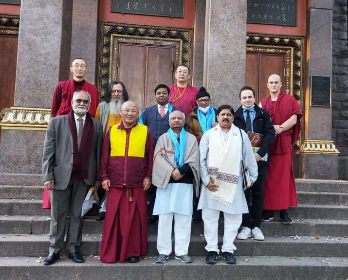 Indian delegates with lamas from Datsan Gunzechoinei, St. Petersburg. From facebook.com